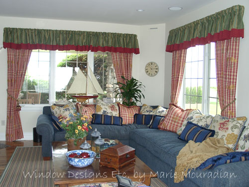 A professionally designed family room comfort. Red, green and navy blue